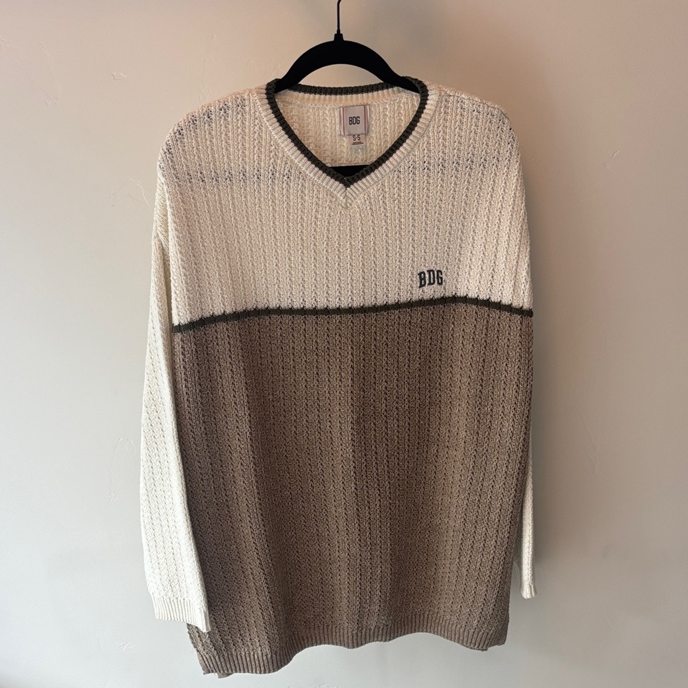 BDG V-Neck Sweater - Cream and Brown